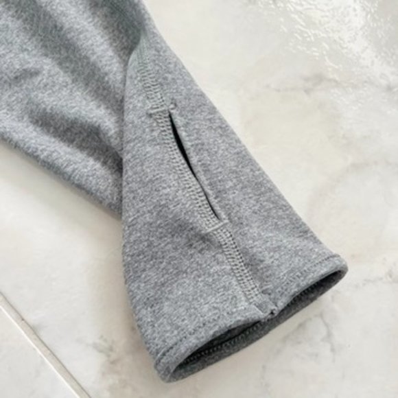 Nike Athletic Thumb Holes Long Sleeve Tee Shirt Girls XL Sporty Breathable - Picture 3 of 5